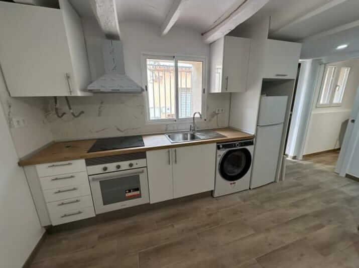 Reforma de cocina moderna en Barrio Inmaculada, Reus.