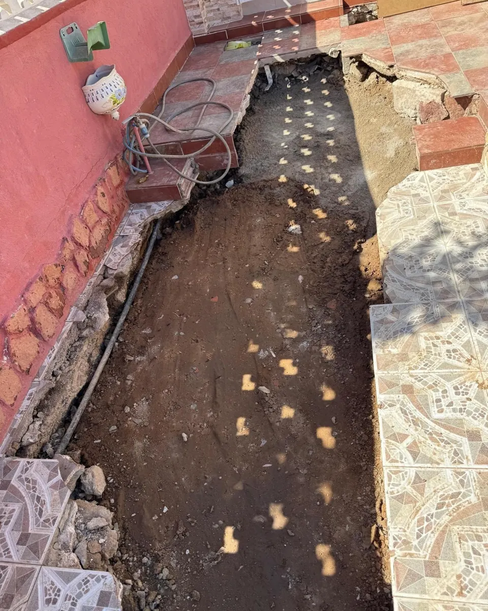 Zanja para la red de desagüe de un patio en Reus (detalle 3) – LUCMAR